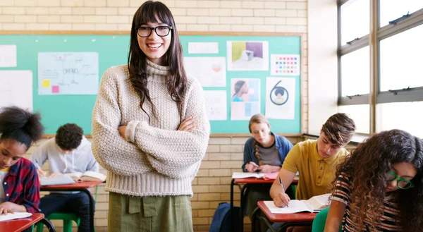 Classroom Should Portrait Cheerful Young Teacher Giving Class Group Students — Stock Photo, Image