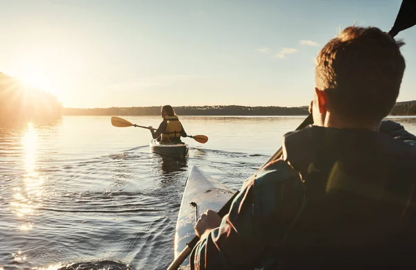 Manqué Kayak Avec Elle Jeune Couple Faisant Kayak Sur Lac — Photo