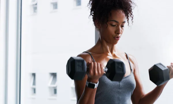 Get Lifting Your Muscles Thank You Young Woman Working Out — Stock Photo, Image