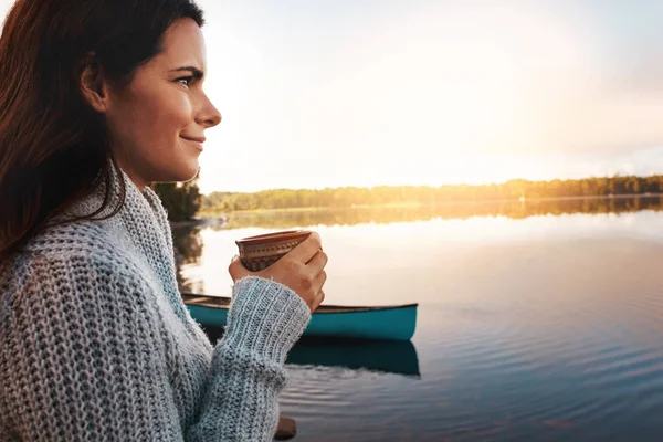 View Everything Attractive Young Woman Spending Time Alone Lake — Stock Photo, Image