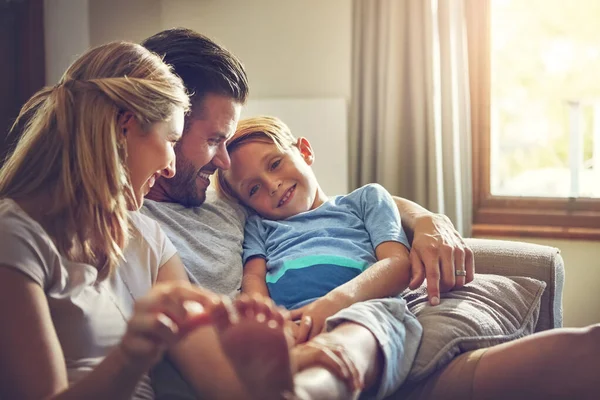 Ailenle Vakit Geçirdiğin Için Minnettarım Kişilik Bir Aile Evde Kaliteli — Stok fotoğraf