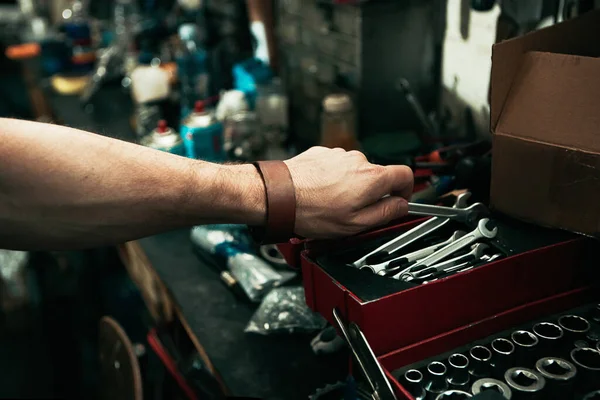 Best Repairmen Work Best Tools Mans Hand Reaching Tool His — Stock Photo, Image