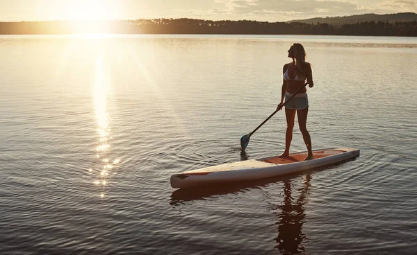 You Paddle Out Everything Both Forgotten Remembered Attractive Young Woman — Stock Photo, Image