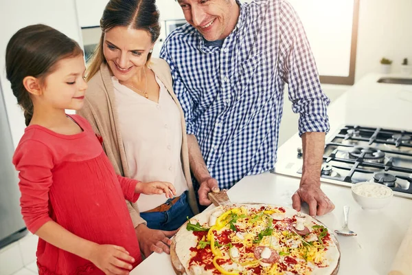 Dirait Que Est Fait Une Famille Joyeuse Préparant Une Pizza — Photo