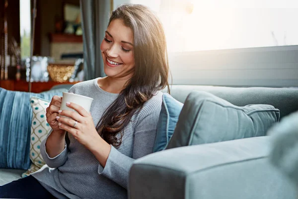 Coffee Most Comforting Friend Attractive Young Woman Relaxing Home — Stock Photo, Image
