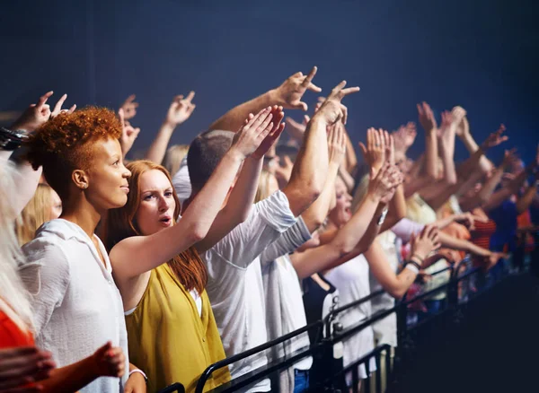 Gedränge Zaunreihen Fans Bei Musikfestivals Oder Konzerten Die Rockveranstaltungen Auf — Stockfoto