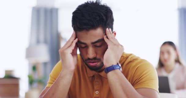 Stress Krank Und Geschäftsmann Mit Kopfschmerzen Müde Oder Erschöpft Von — Stockvideo