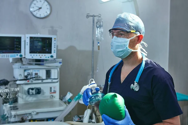 Bereid Voor Operatie Een Chirurg Een Operatiekamer — Stockfoto