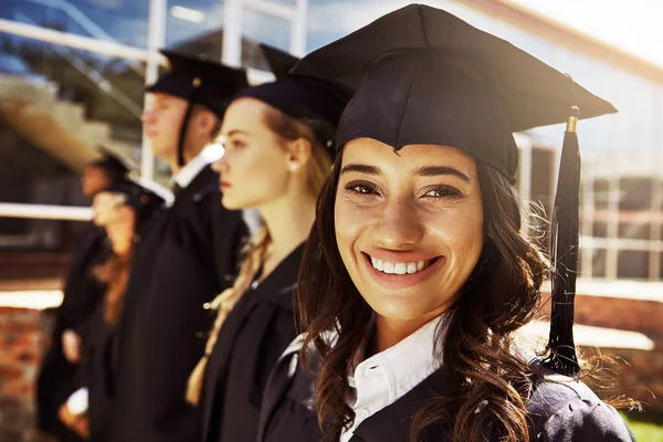 Der Stolzeste Tag Meines Lebens Porträt Einer Lächelnden Studentin Abschlusstag — Stockfoto