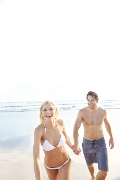 Urlaub Strand Ein Attraktives Junges Paar Strand — Stockfoto
