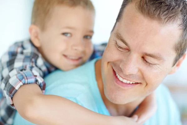 Want Piggyback Ride Dad Cute Young Boy Giving His Dad — Stock Photo, Image