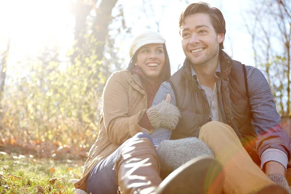 Enjoying Date Out Nature Happy Young Couple Sitting Together Outdoors — Stock Photo, Image