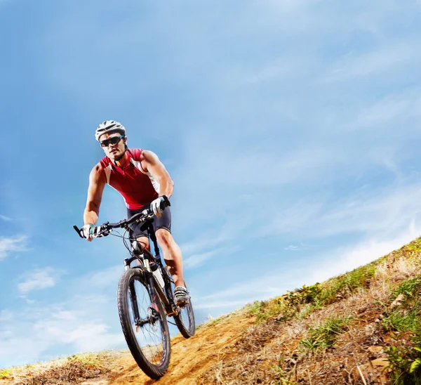 Radfahren Der Natur Aufnahme Eines Sportlichen Mannes Beim Radfahren Freien — Stockfoto