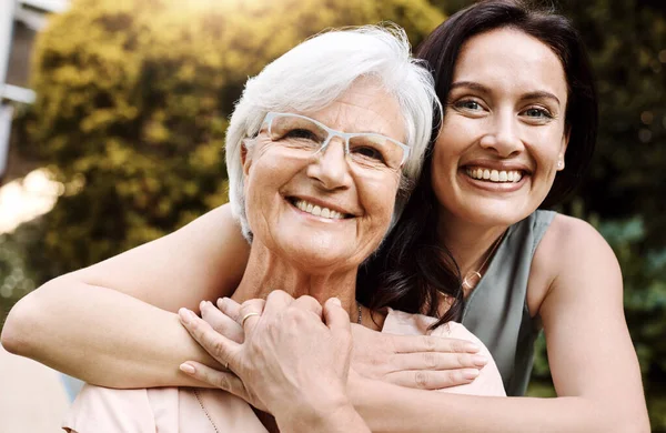 Nemůžete Pouto Nahradit Šťastný Senior Žena Tráví Kvalitní Čas Svou — Stock fotografie