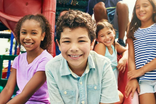 Miles Smiles Having Friends Group Young Friends Hanging Out Together — Stock Photo, Image