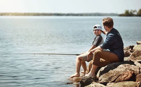 Fiske Precis Vad Tycker Roligt Far Och Hans Lilla Son — Stockfoto
