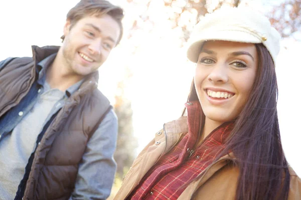 Enjoying Some Leisure Time Outdoors Happy Young Couple Spending Time — Stock Photo, Image