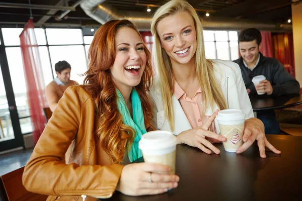 Giggling Catching Old Times Two Attractive Young Female Friends Enjoying — Stock Photo, Image
