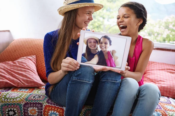 Después Las Selfies Escolares Amigos Adolescentes Tomando Una Selfie Juntos —  Fotos de Stock