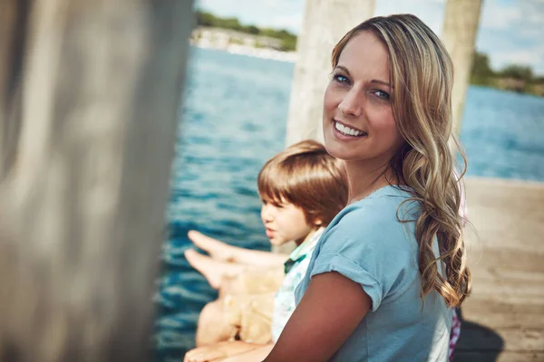 Much Joy Being Mother Young Mother Her Family Pier While — Stock Photo, Image