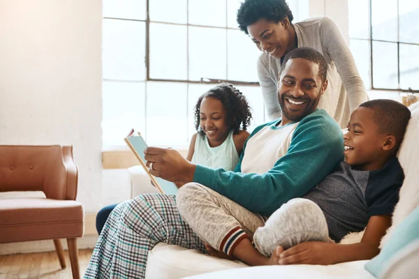 Spend Time Together Money Family Reading Book Indoors — Stock Photo, Image