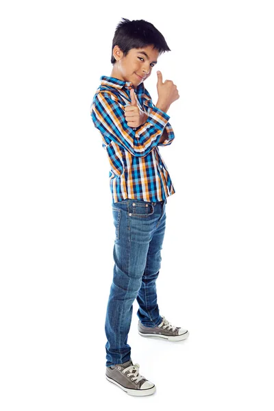 超级时尚 工作室拍摄的一个小男孩在白色背景下竖起大拇指的照片 — 图库照片