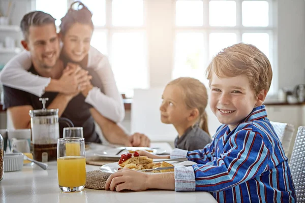 Were All Breakfast Lovers Here Family Having Breakfast Together — Stock Photo, Image