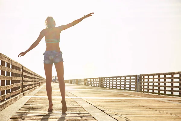Feeling Summer Vibes Young Woman Bikini Walkway Beach — Stock Photo, Image