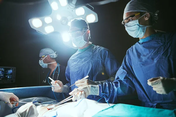 Потрібно Багато Рук Щоб Врятувати Життя Хірурги Операційній — стокове фото