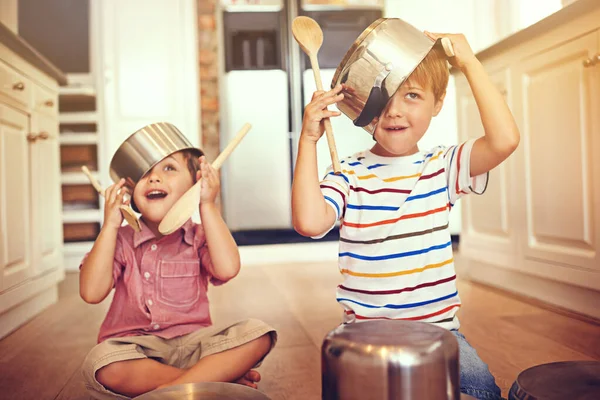 Engraçado Panelas Brincando Com Crianças Cozinha Para Imaginação Fantasia Jogos — Fotografia de Stock