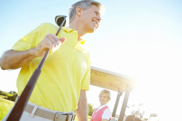 Golfen Ist Der Perfekte Zeitvertreib Tiefflug Eines Gut Aussehenden Älteren — Stockfoto