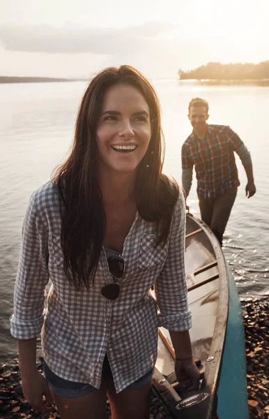 Foi Uma Viagem Adorável Jovem Casal Vindo Passeio Canoa Lago — Fotografia de Stock