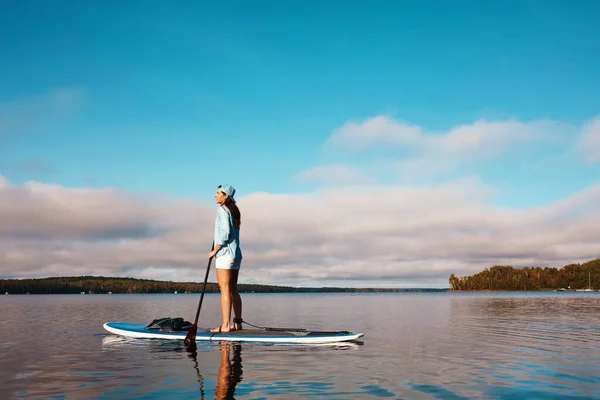 Lake Has Much Share You Young Woman Paddle Boarding Lake — Stock Photo, Image