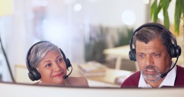 Computador Equipe Call Center Pessoas Com Discussão Negócios Explicando Gestão — Vídeo de Stock