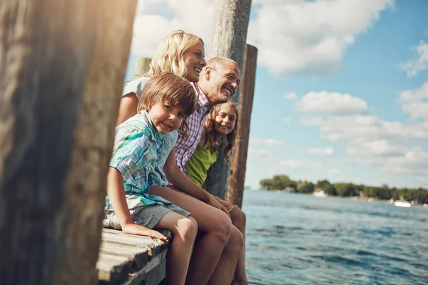 Family Means World Young Family Pier While Out Lake — Stock Photo, Image