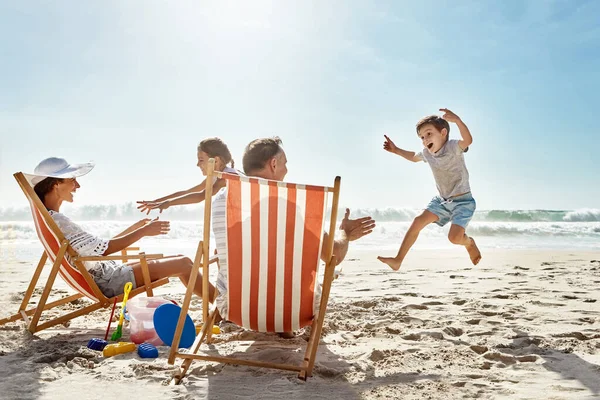 Nothing Carefree Fun Sun Family Enjoying Some Quality Time Together — Stock Photo, Image