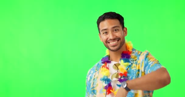 ポイント 緑の画面と休日や休暇の旅行を提供するためにスタジオで男とハワイで私たちに参加してください 肖像画 笑顔と旅行の促進に幸せな若い男性観光客と歓迎 — ストック動画