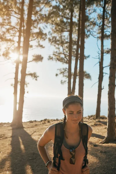 Out Solo Hike Young Woman Out Hike Forest — Stock Photo, Image