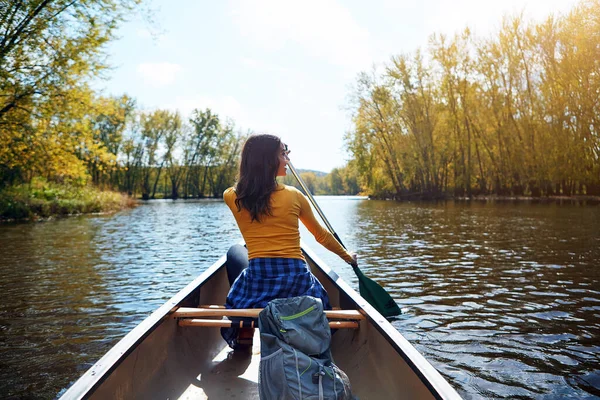 What Awesome Day Out Water Young Woman Going Canoe Ride — Stock Photo, Image