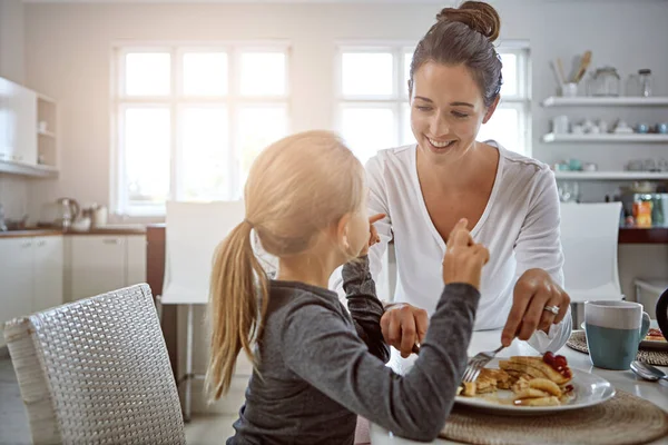 Who Says You Cant Have Cake Breakfast Mother Daughter Having — Stock Photo, Image