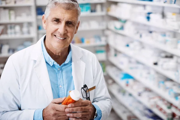 Youll Find What Youre Looking Here Pharmacist Working Drugstore — Stock Photo, Image