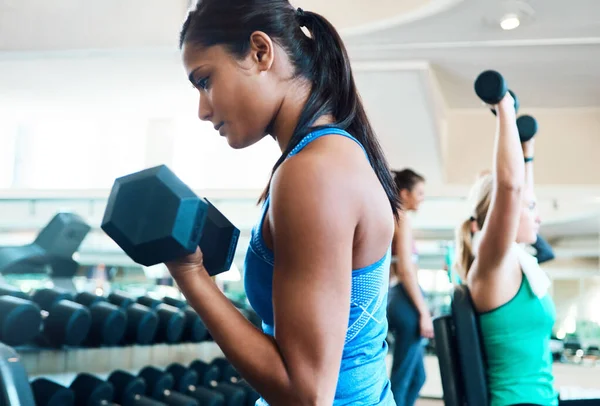 Becoming Beast Attractive Young Women Working Out Dumbbells Gym — Stock Photo, Image