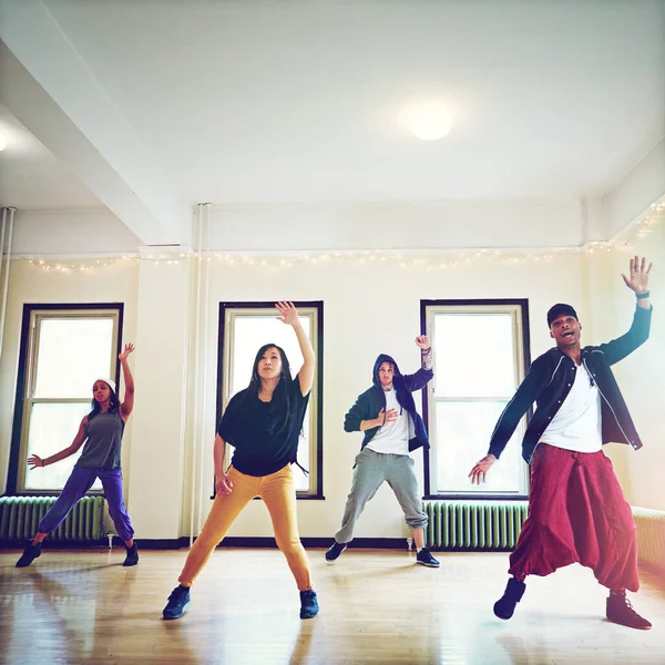 Yıldız Olmak Için Dans Ediyorlar Stüdyoda Birlikte Dans Eden Bir — Stok fotoğraf