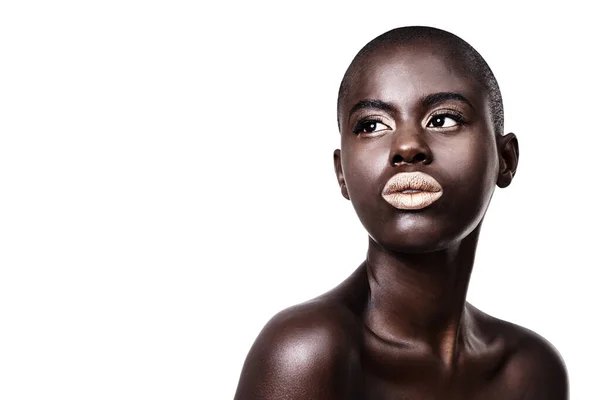 Beleza Dela Natural Estúdio Uma Bela Jovem Africana Isolada Branco — Fotografia de Stock