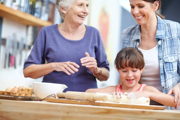 All Love Baking Three Generational Family Baking Together — Stock Photo, Image