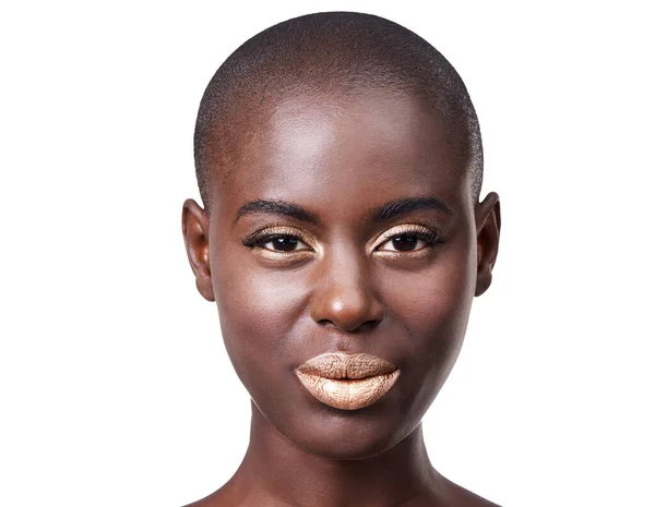 素晴らしい気分だ スタジオショットの美しい若いアフリカ人女性の白い上に隔離 — ストック写真