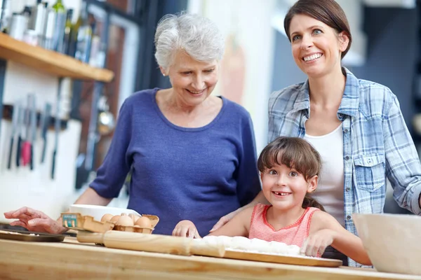 Lets Start Baking Three Generational Family Baking Together — Stock Photo, Image