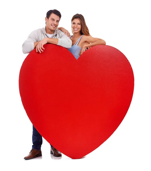 Temos Grande Coração Estúdio Retrato Casal Amoroso Atrás Grande Coração — Fotografia de Stock