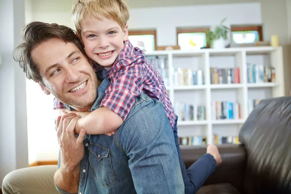Zijn Zoon Brengt Hem Zoveel Vreugde Een Jonge Vader Zoon — Stockfoto