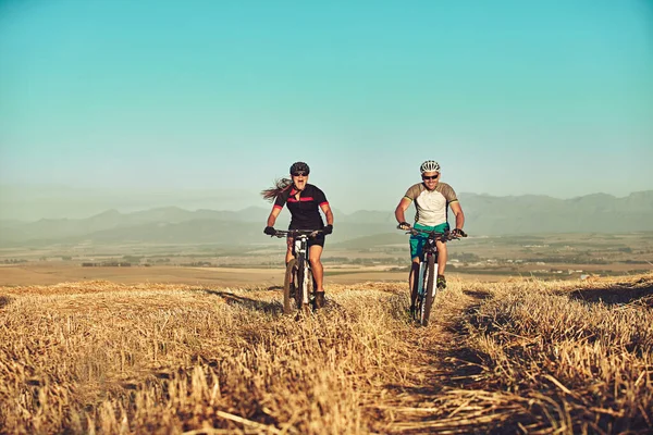Get Fit Have Fun While Youre Two Cyclists Out Cycling — Stock Photo, Image